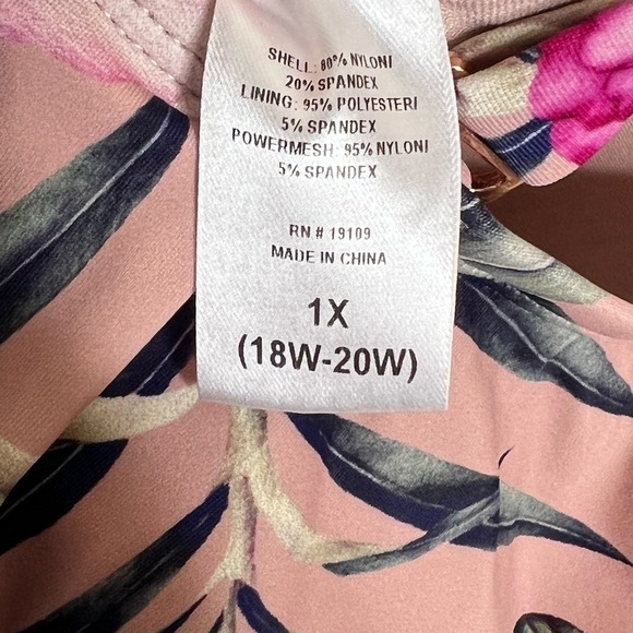 Lysa Plus Size 1x 18/20 Ruffled Shoulder Floral Mauve Pink One-Piece Swimsuit - Picture 10 of 10